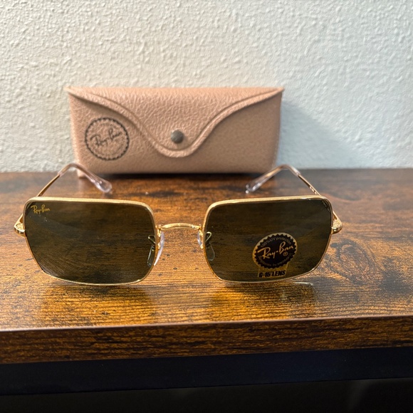 Ray-Ban Rectangle sunglasses (RB1969). Polished gold frame/G-15 green lenses - Picture 2 of 11
